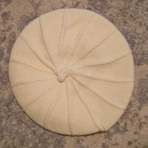 Elegant Cream Knit Beret